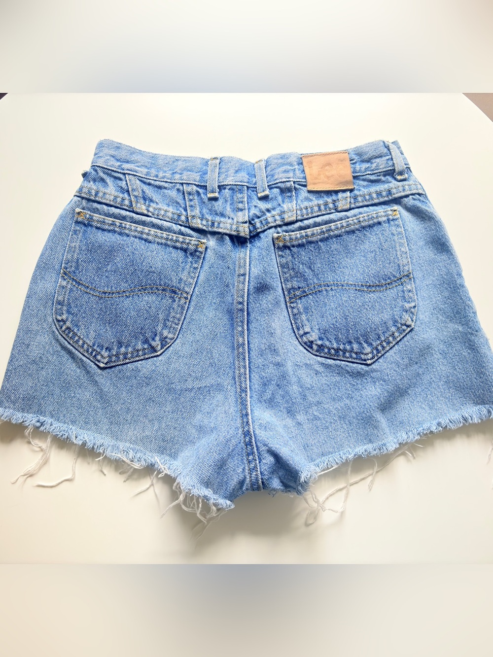 Vintage Lee Jeans Cutoff Shorts Light Blue Frayed Faded Mom Fit Waist 29”